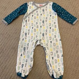 Size 9 months abc sleeper